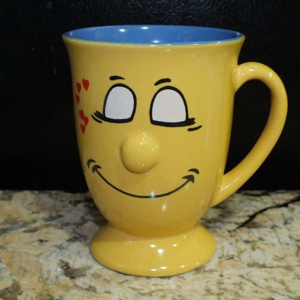 VINTAGE TRADEWINDS FUNNY FACE ANTHROPOMORPIC YELLOW PEDESTAL FOOTED MUG
